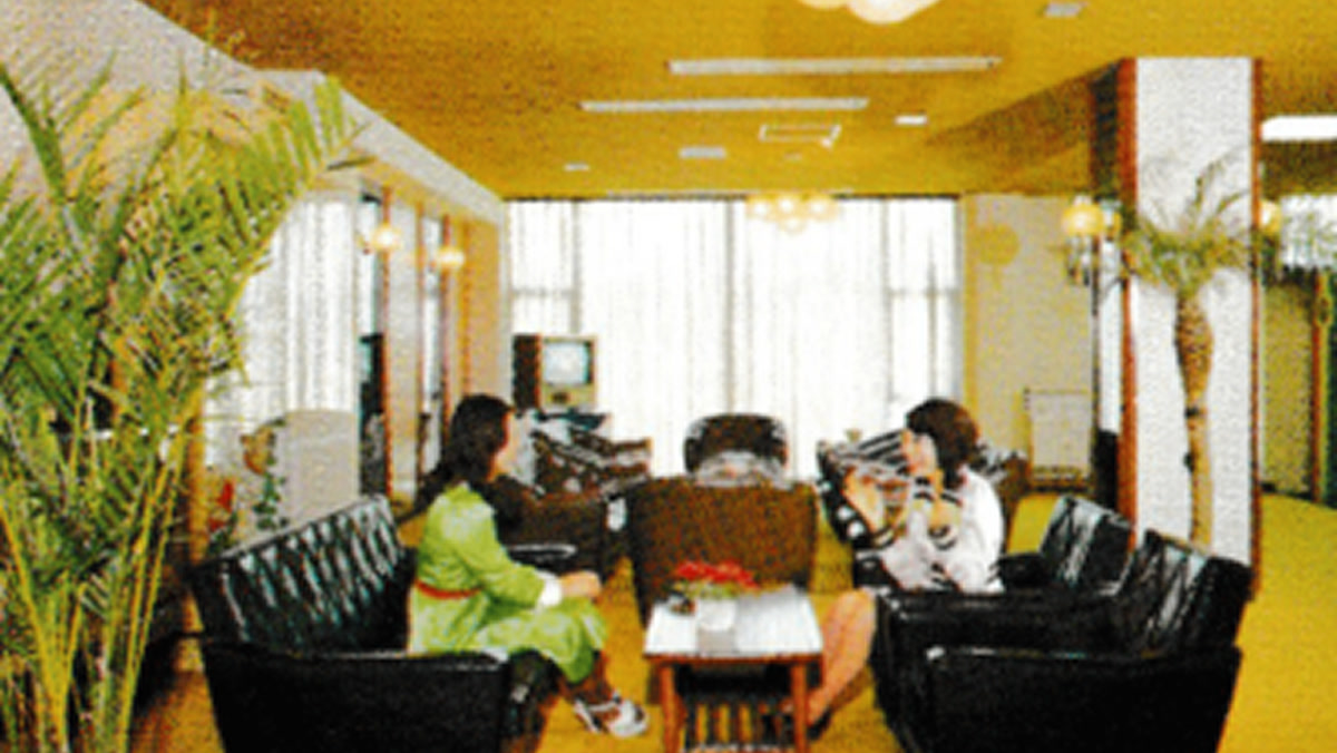 The hotel lobby, back in the day